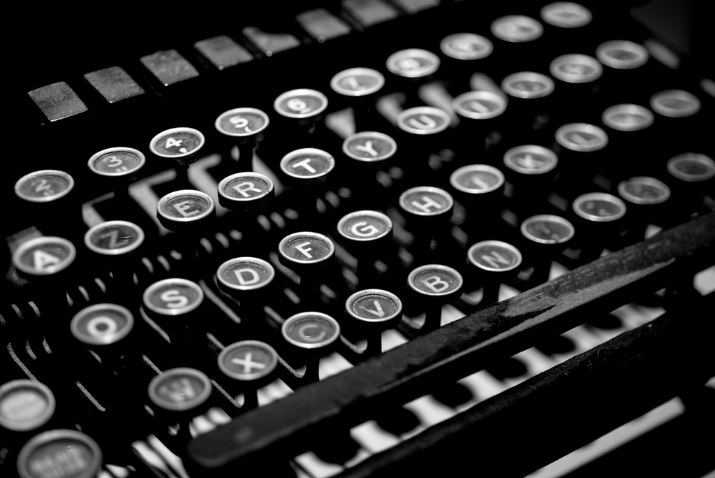 Free antique typewriter image
